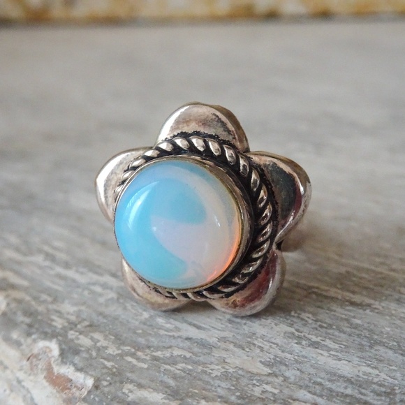 Sterling Silver 925 Daisy Opalite Flower Unique Boho Hippie Handcrafted Ring - Picture 5 of 8